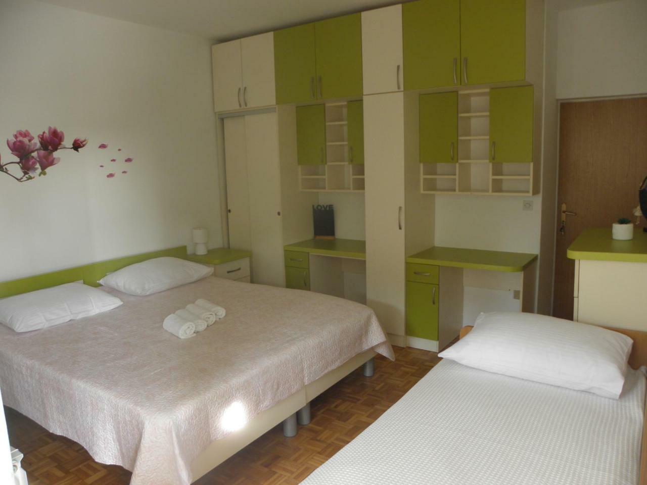 Apartman Ive 스타리그라드 파클레니차 외부 사진