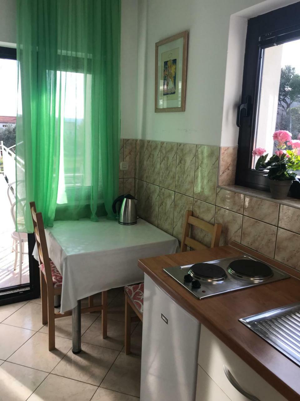 Apartman Ive 스타리그라드 파클레니차 외부 사진