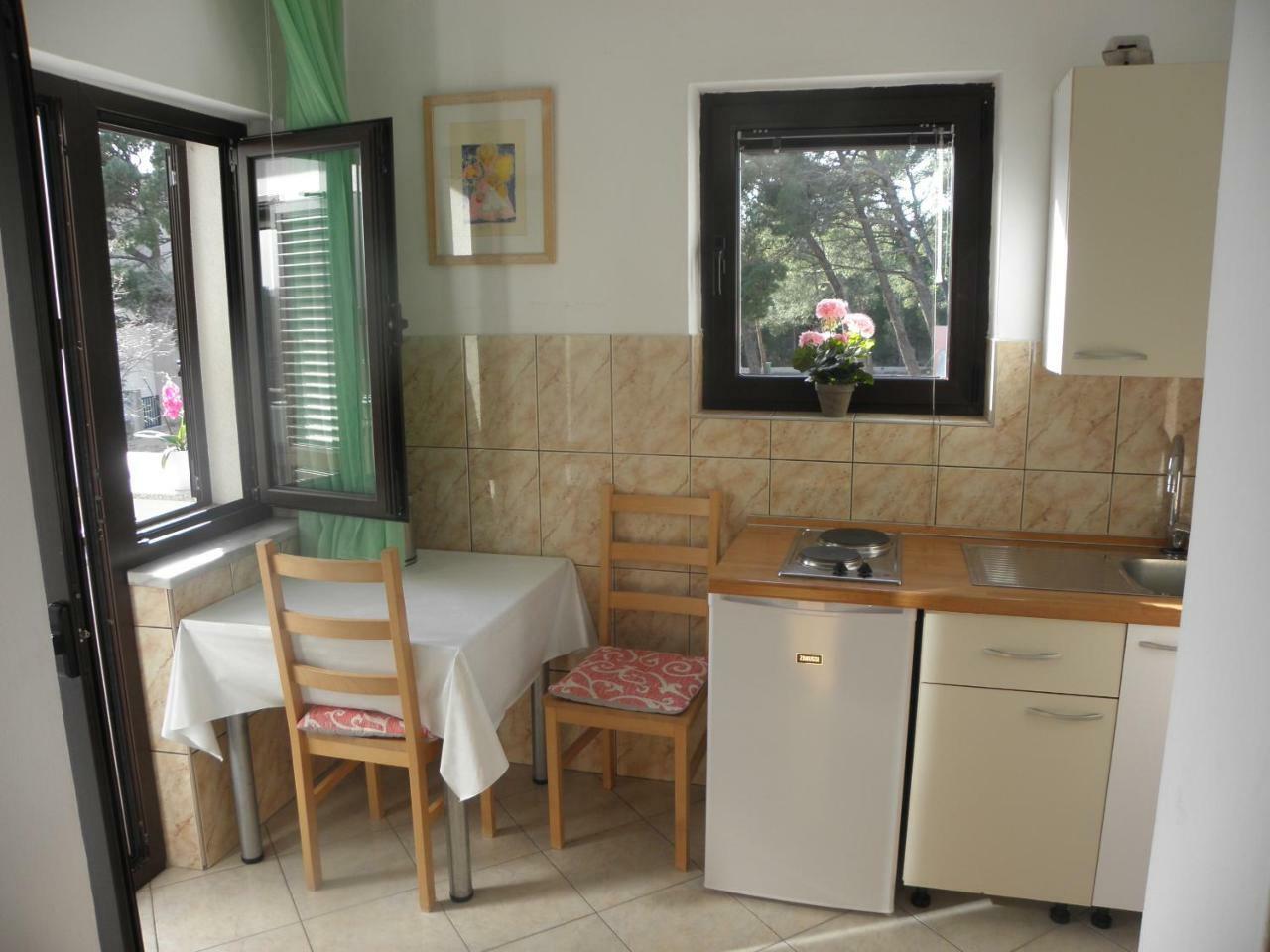 Apartman Ive 스타리그라드 파클레니차 외부 사진