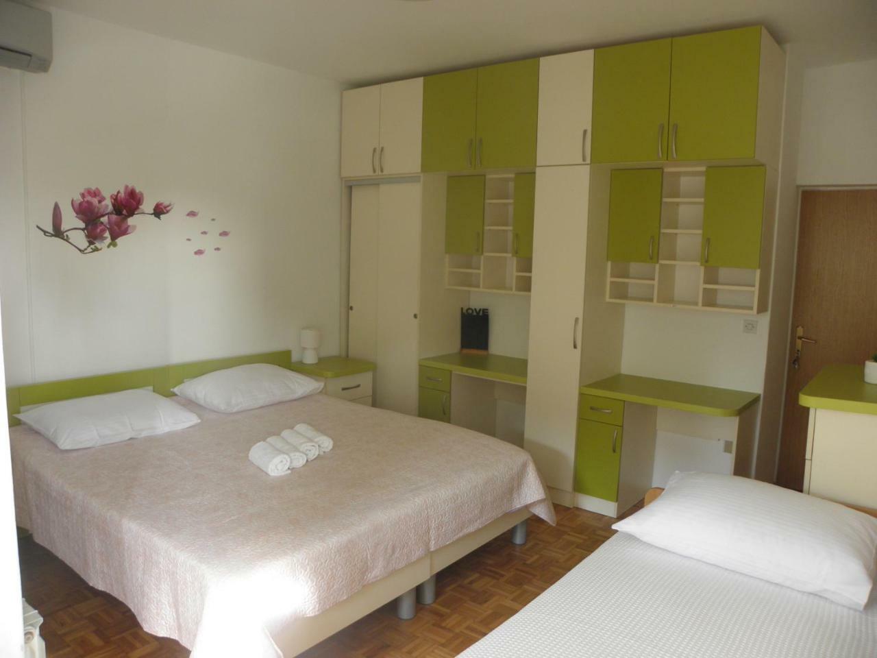 Apartman Ive 스타리그라드 파클레니차 외부 사진